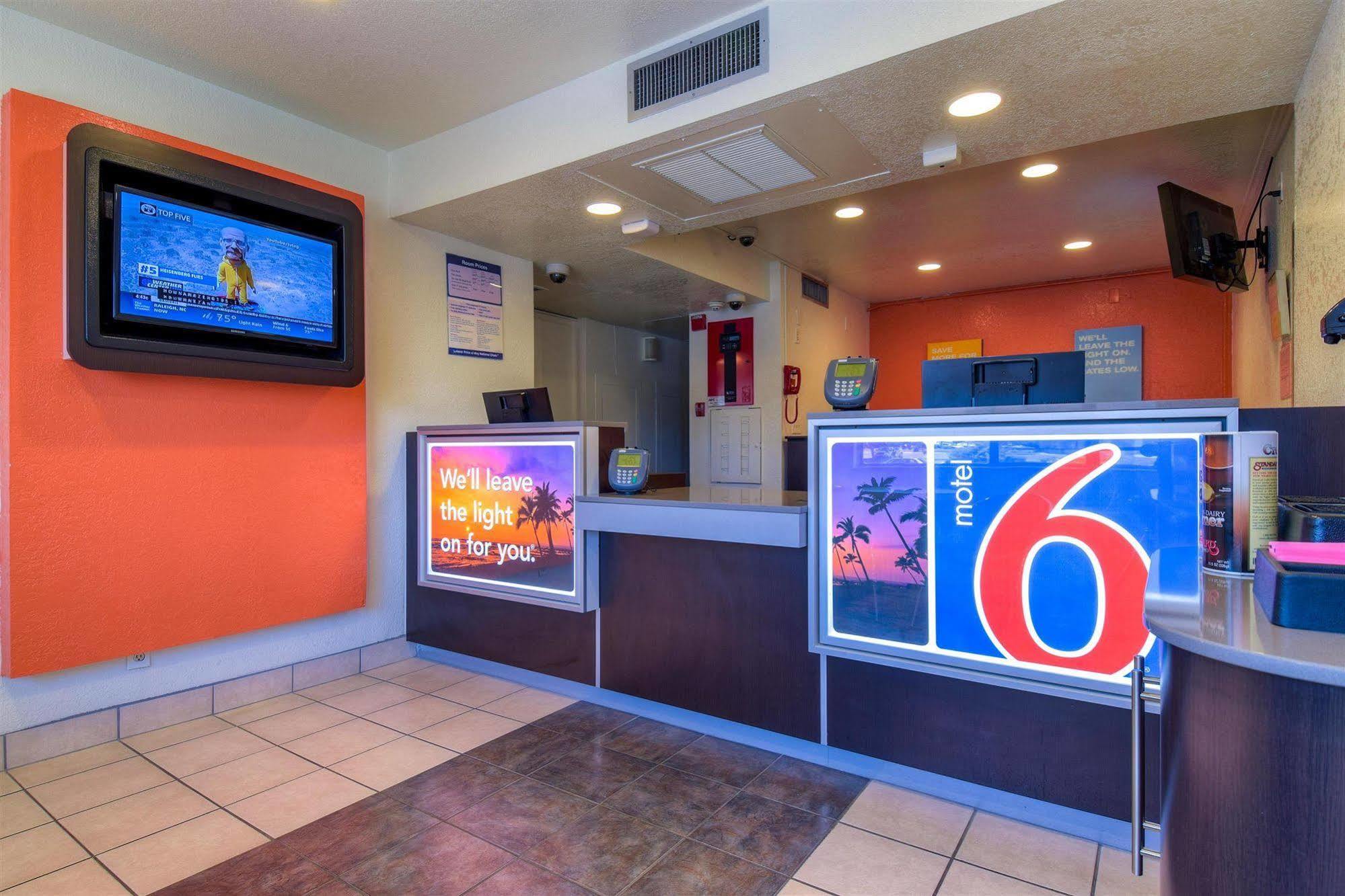 Motel 6-Jurupa Valley, Ca - Riverside West Buitenkant foto