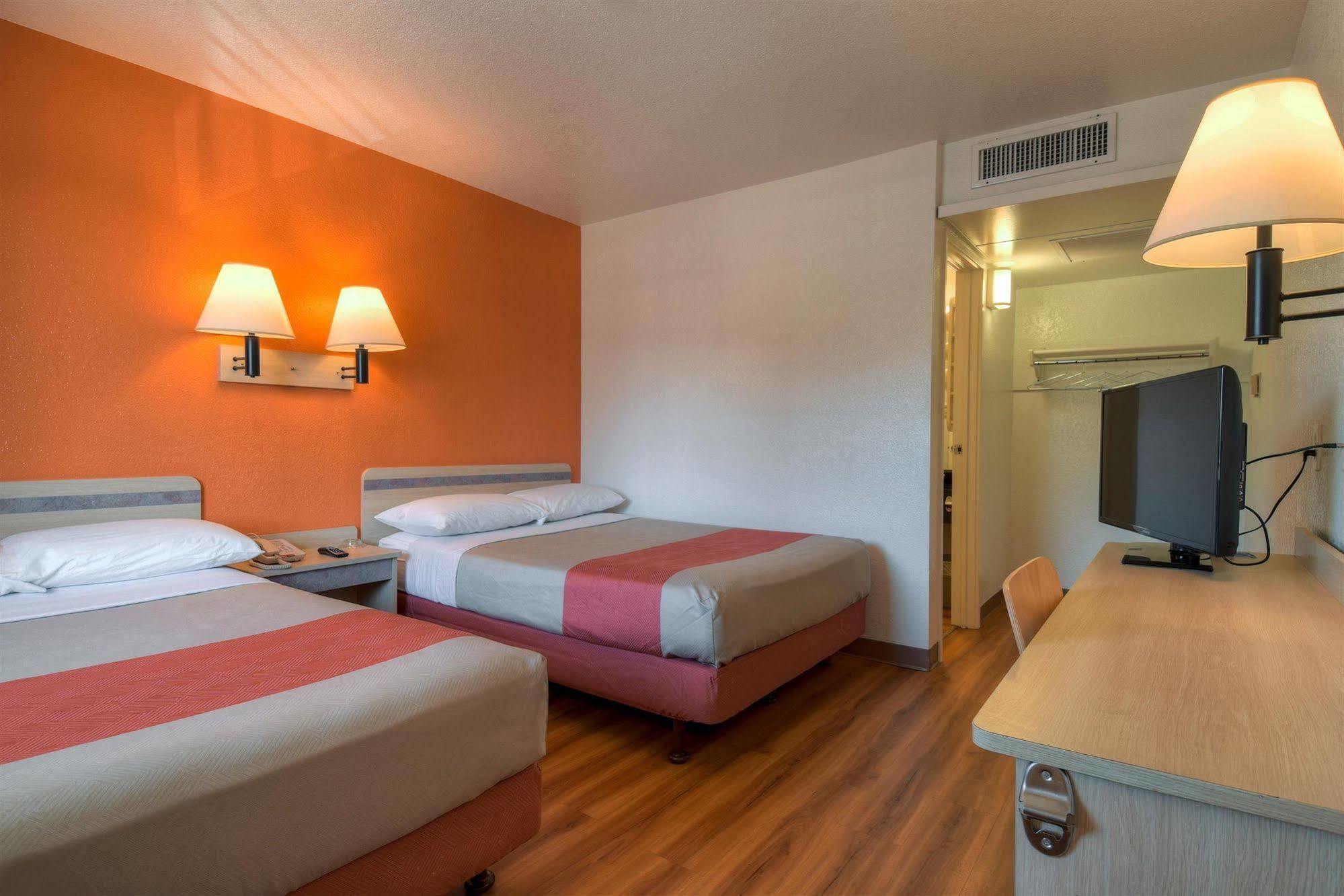 Motel 6-Jurupa Valley, Ca - Riverside West Buitenkant foto