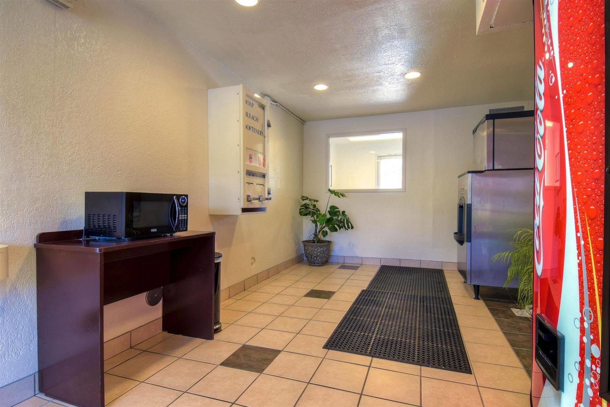 Motel 6-Jurupa Valley, Ca - Riverside West Buitenkant foto